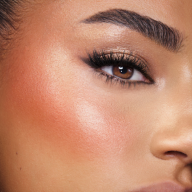 PALETA HOLLYWOOD BLUSH & GLOW GLIDE, DE TONOS CLAROS A INTENSOS